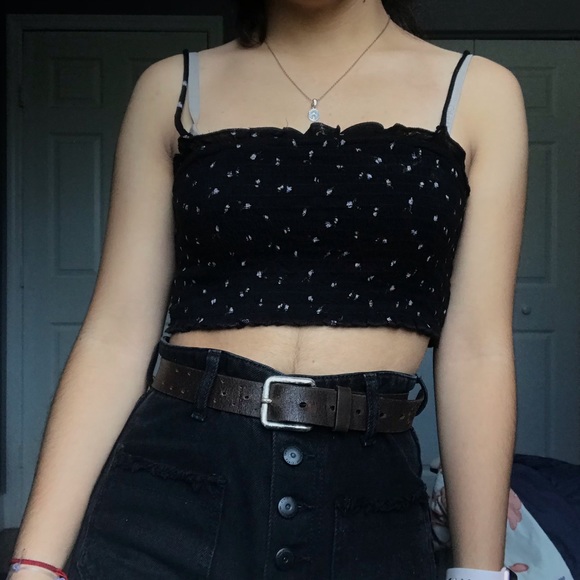 Black Ribbed Crop Top - Picture 2 of 3